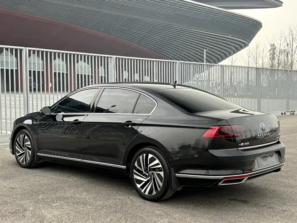 Volkswagen Magotan GTE PHEV 2022 из CN, фото 9