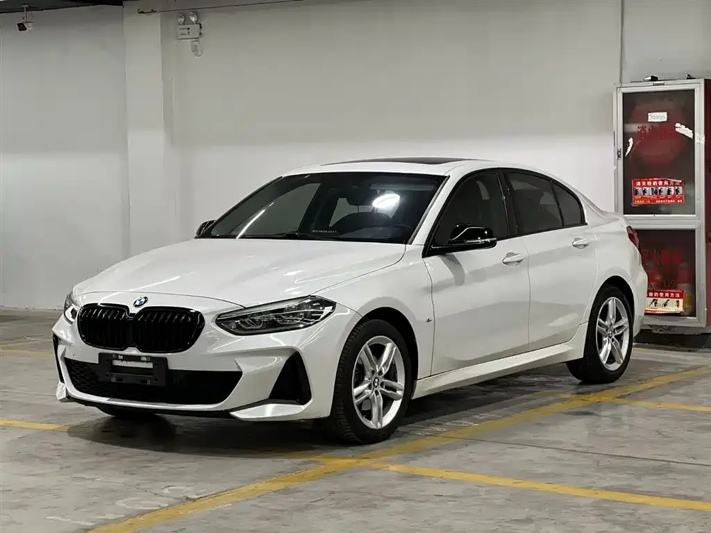 BMW 1 Series 2021 из CN, фото 1