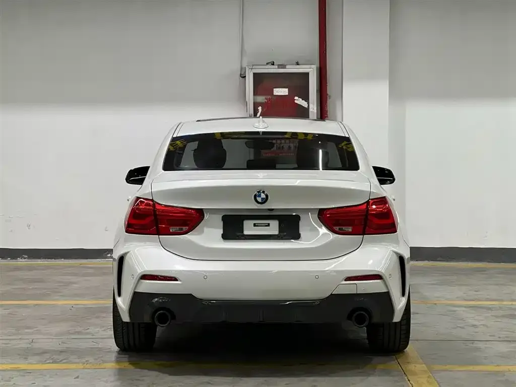 BMW 1 Series 2021 из CN, фото 3