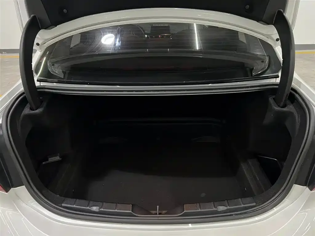 BMW 1 Series 2021 из CN, фото 2