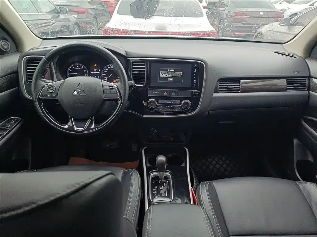 Mitsubishi Outlander 2021 из CN, фото 10