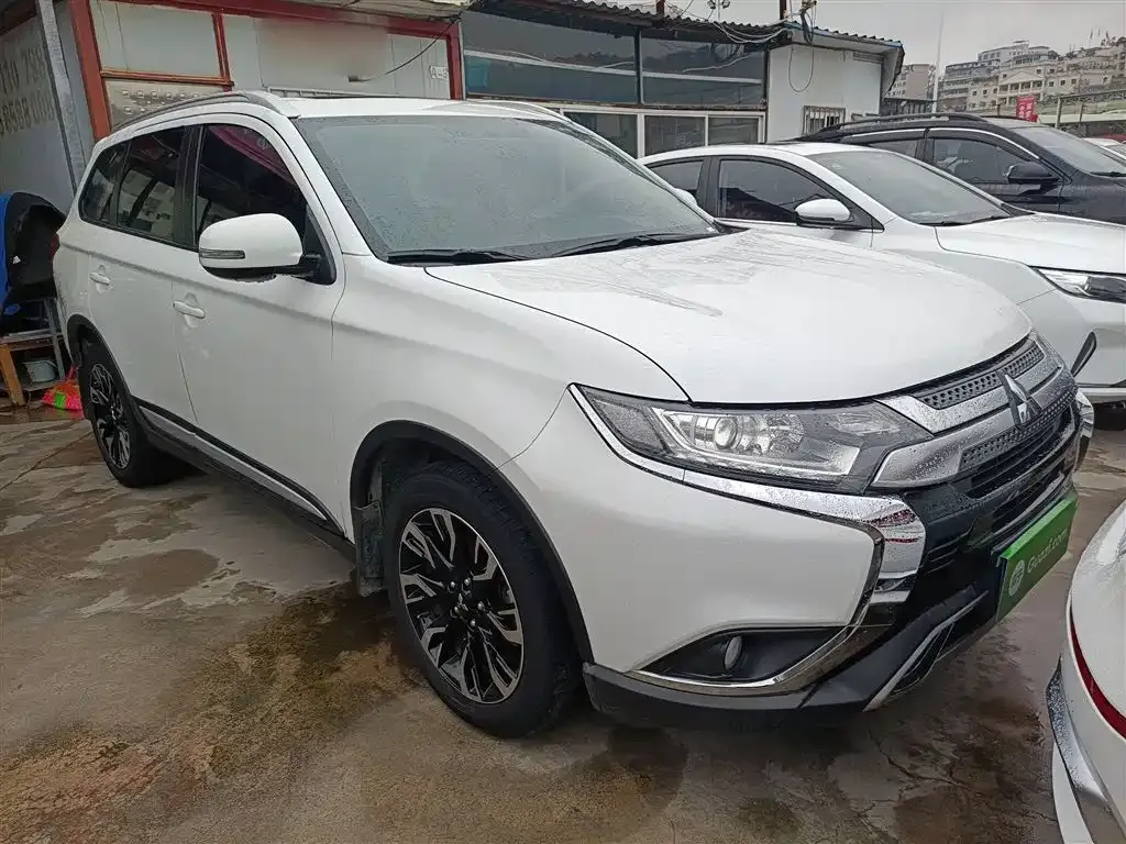 Mitsubishi Outlander 2021 из CN, фото 4