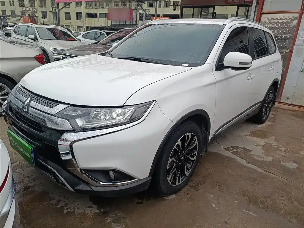 Mitsubishi Outlander 2021 из CN, фото 5