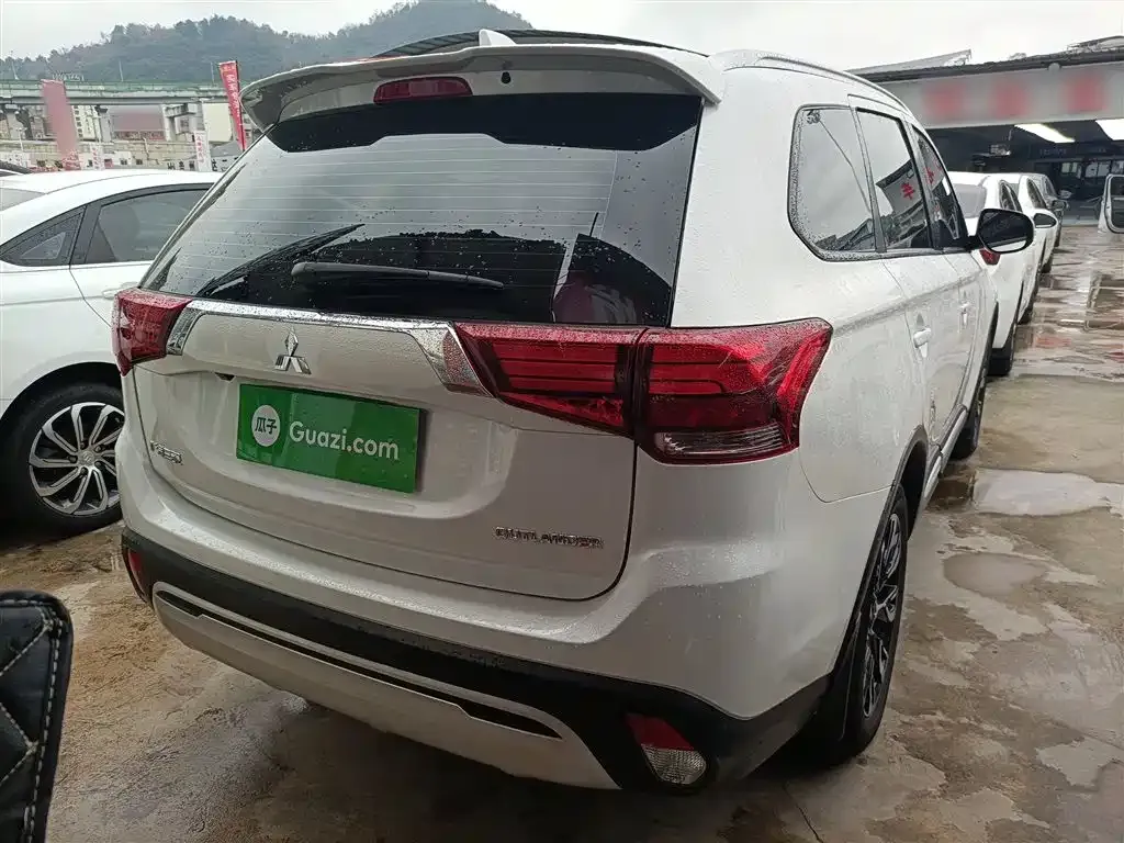 Mitsubishi Outlander 2021 из CN, фото 6