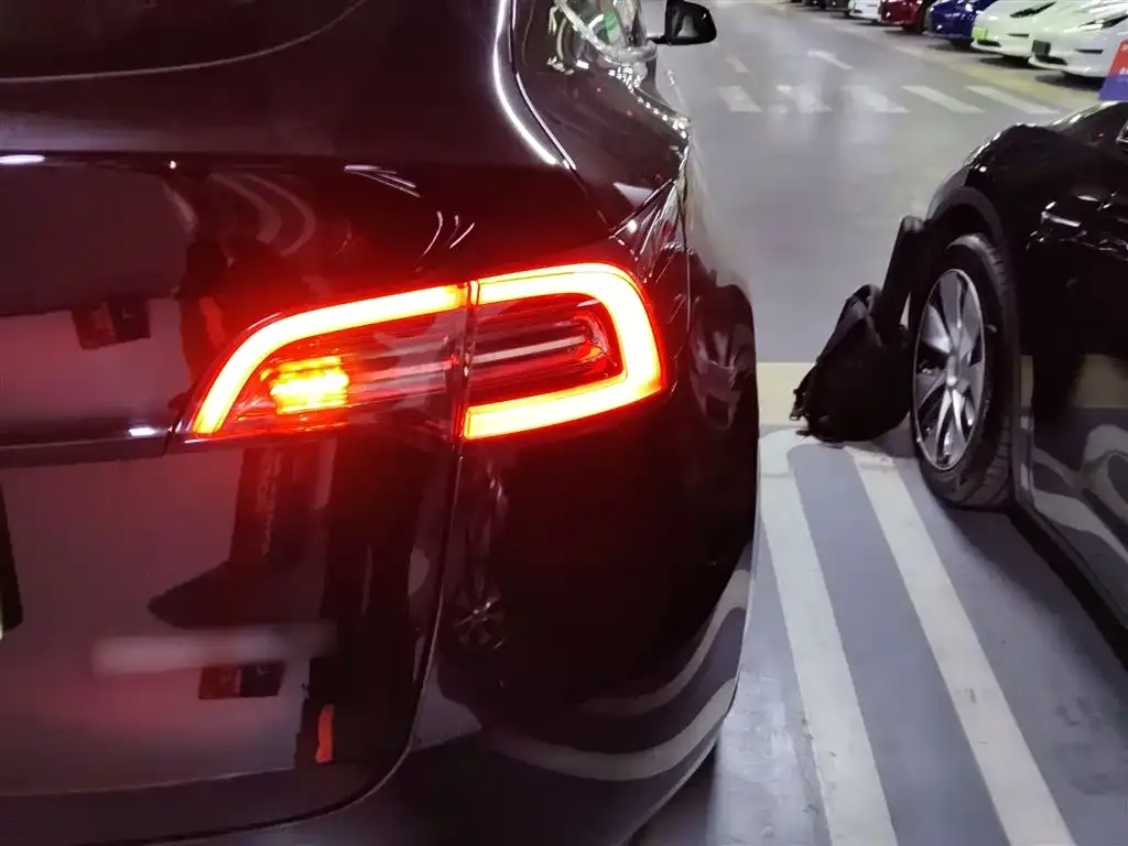 Tesla Model Y 2024 из CN, фото 4