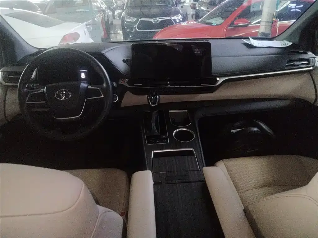 Toyota Sienna 2024 из CN, фото 9
