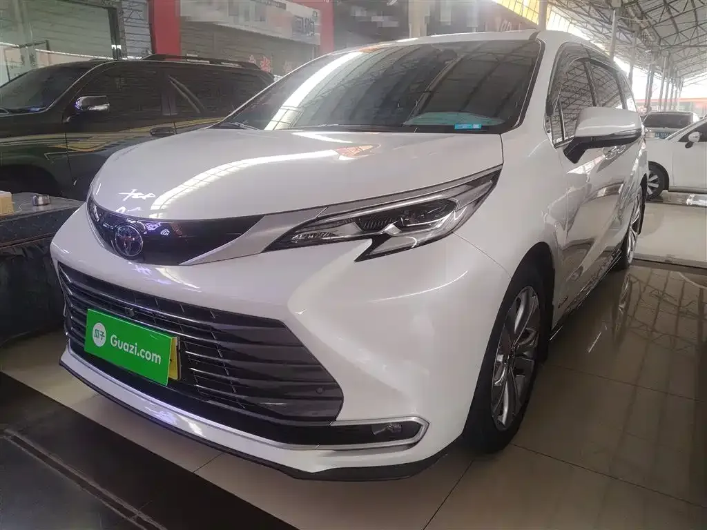 Toyota Sienna 2024 из CN, фото 10