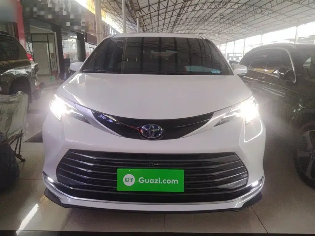 Toyota Sienna 2024 из CN, фото 2