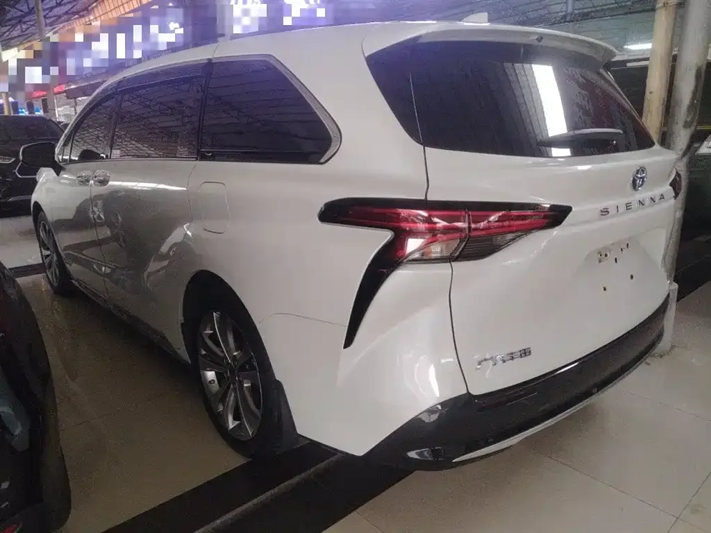 Toyota Sienna 2024 из CN, фото 3