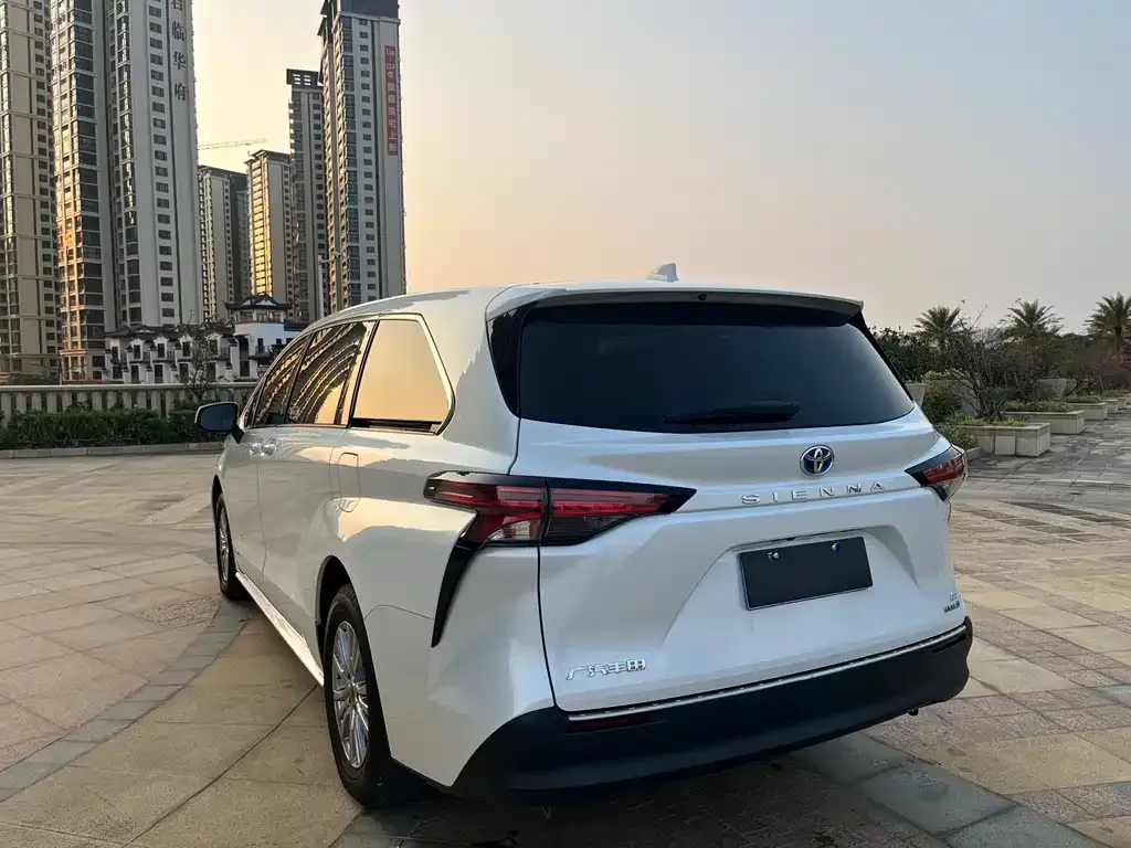 Toyota Sienna 2022 из CN, фото 6