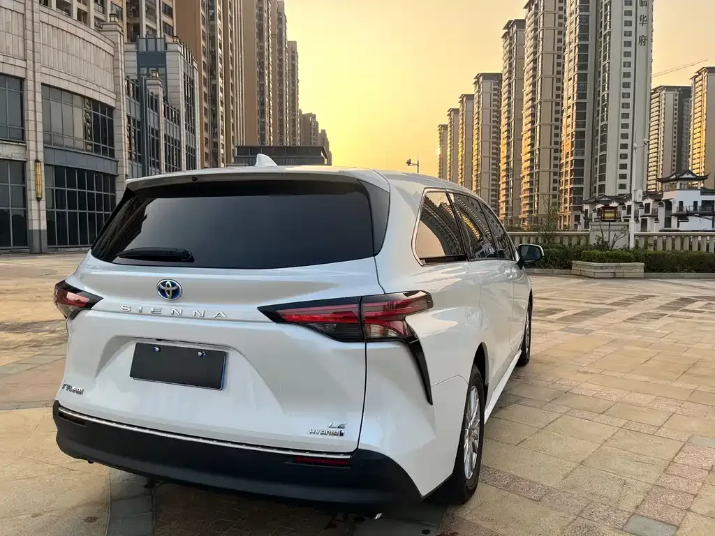 Toyota Sienna 2022 из CN, фото 7