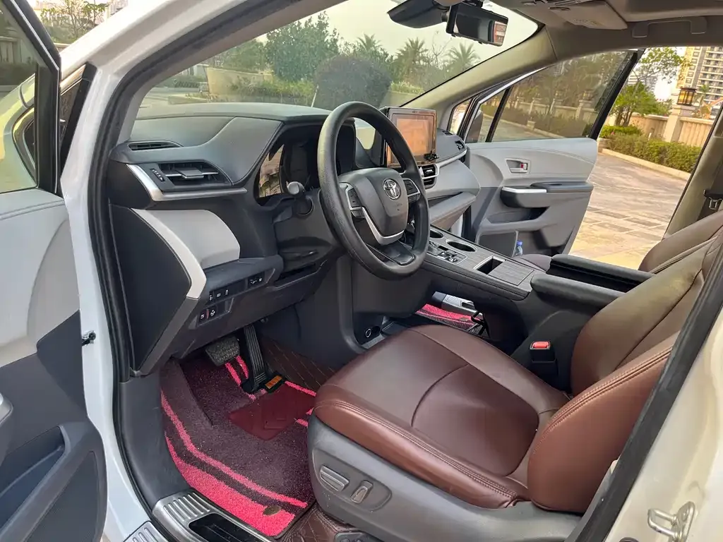 Toyota Sienna 2022 из CN, фото 5