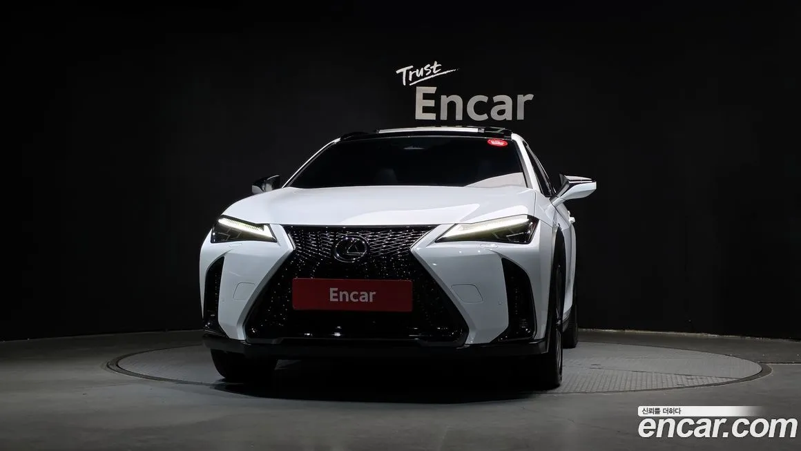 Lexus UX — фото 4
