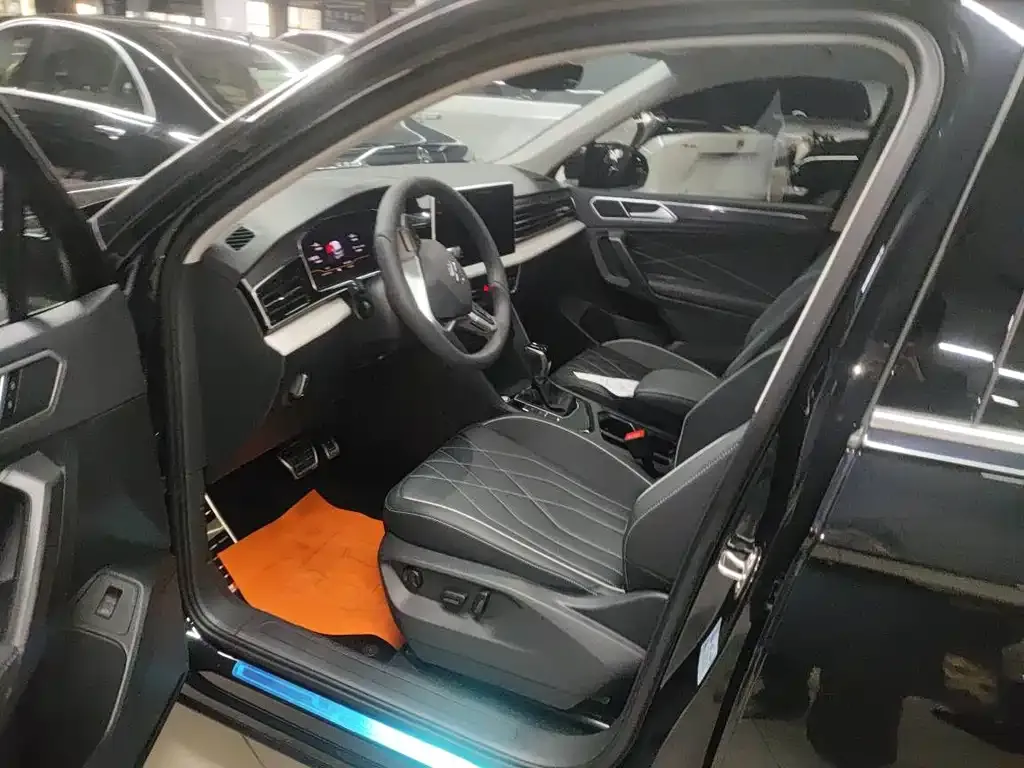 Volkswagen Tiguan L 2024 из CN, фото 5