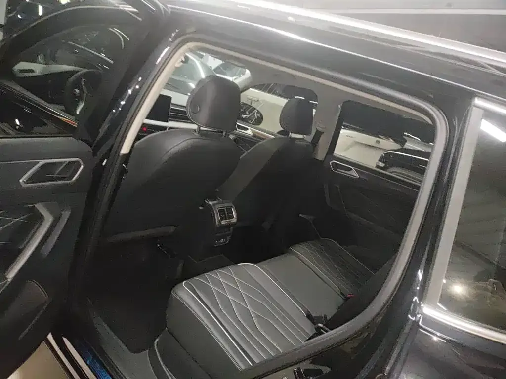 Volkswagen Tiguan L 2024 из CN, фото 6