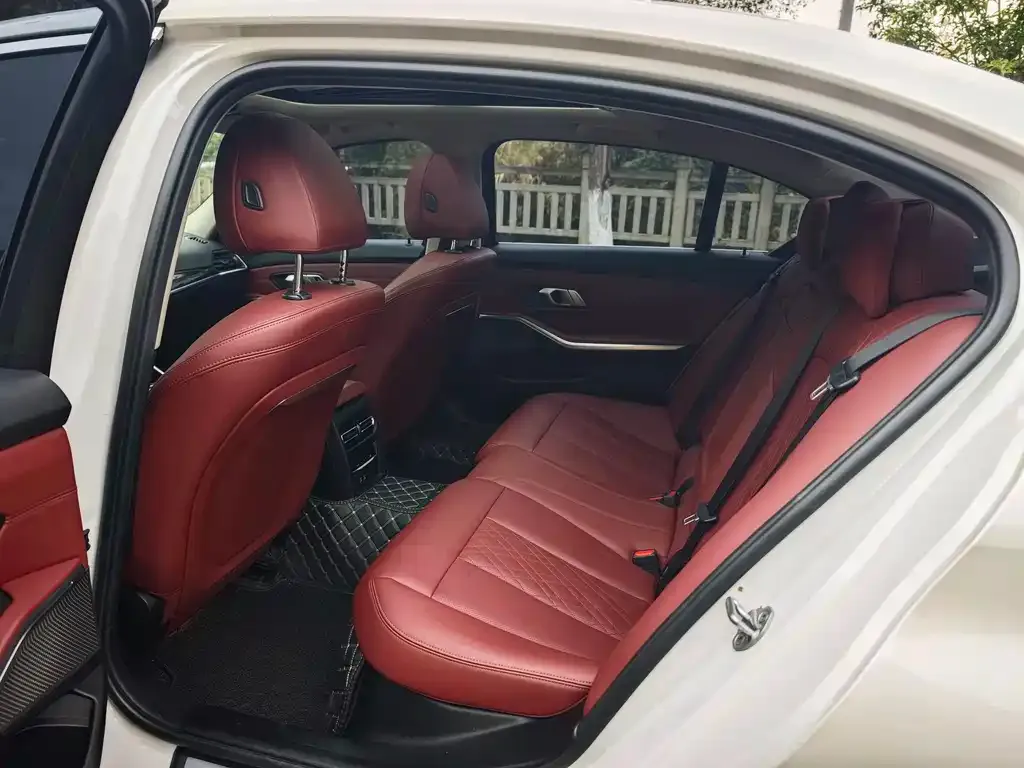 BMW 3 Series 2022 из CN, фото 6
