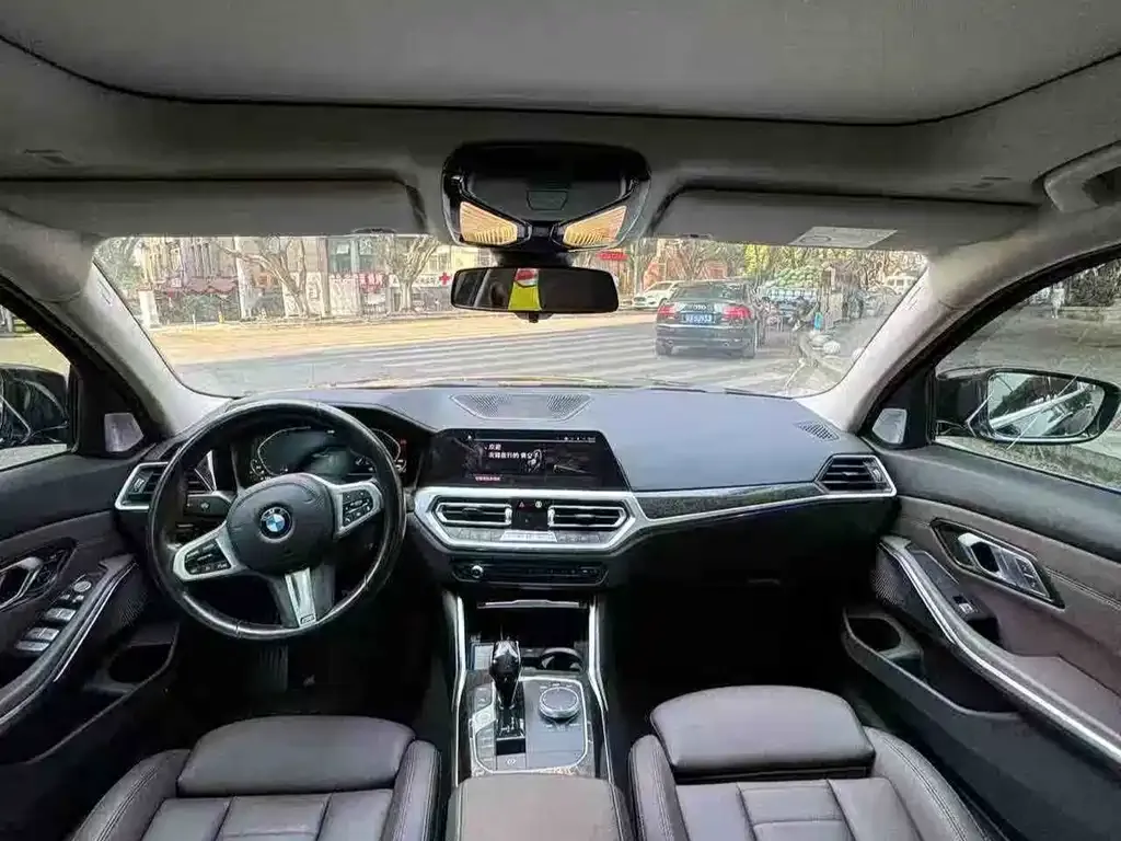 BMW 3 Series 2021 из CN, фото 2