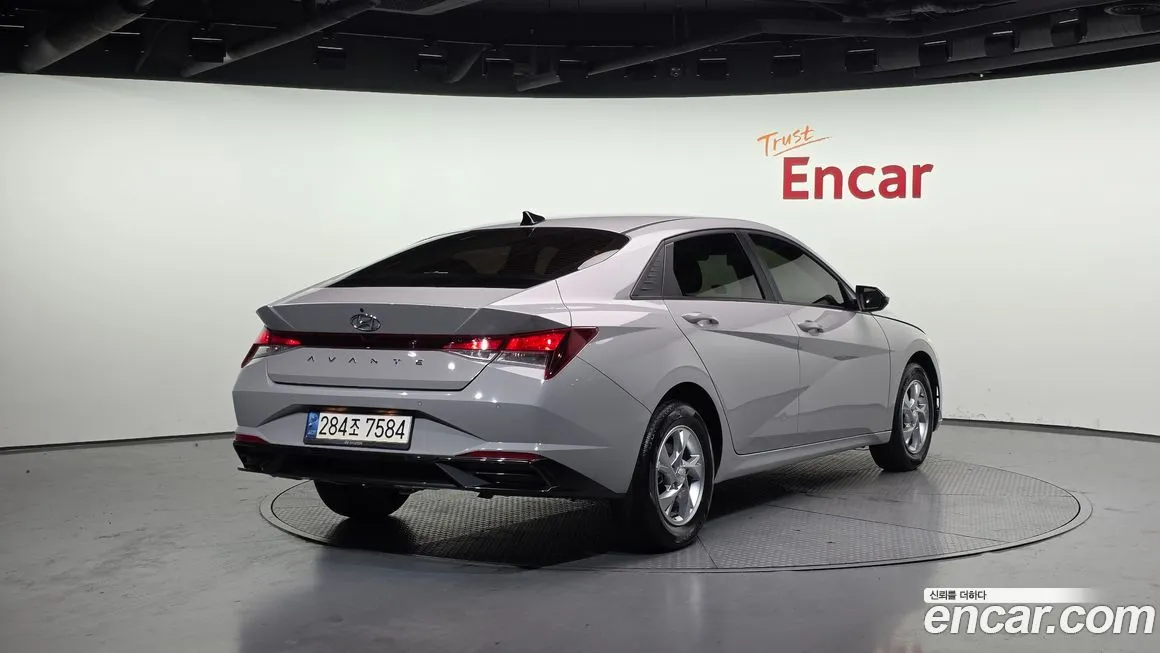 Hyundai AVANTE — фото 2