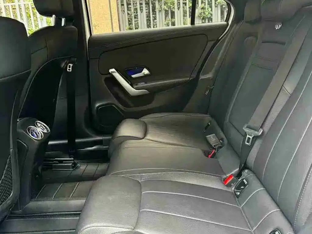 Mercedes-Benz A-Class 2023 из CN, фото 6