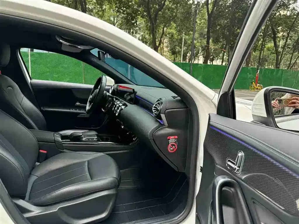 Mercedes-Benz A-Class 2023 из CN, фото 4