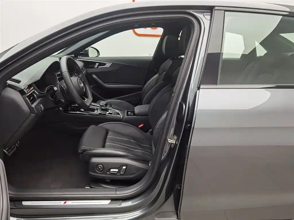 Audi A4L 2024 из CN, фото 5