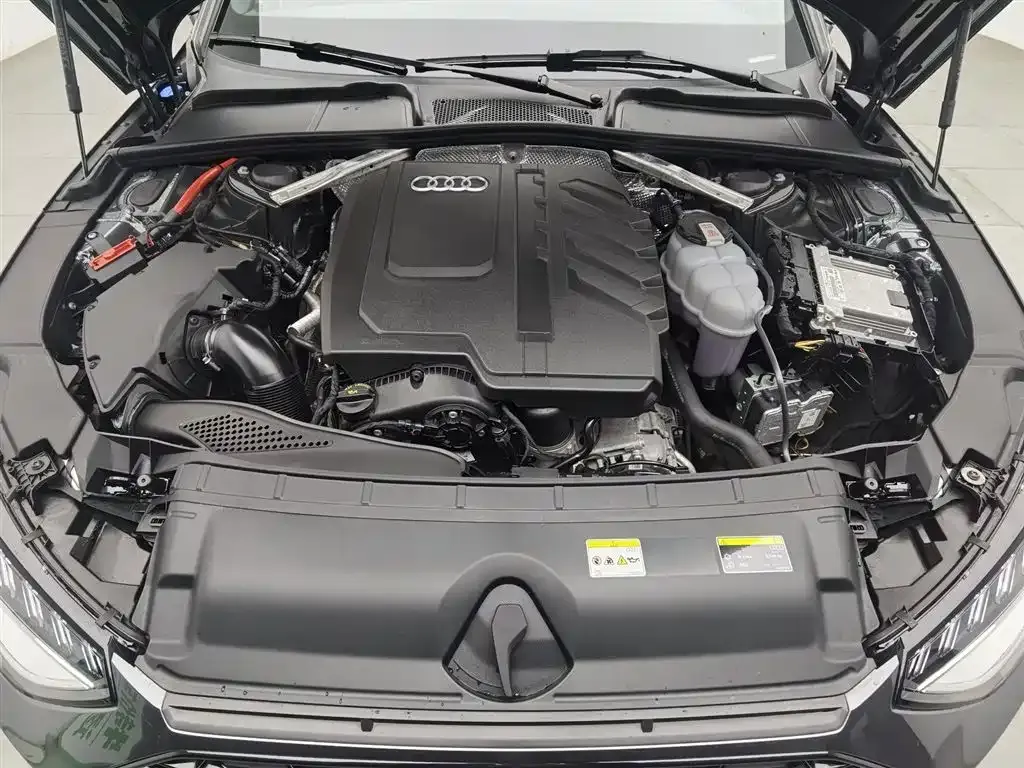 Audi A4L 2024 из CN, фото 10