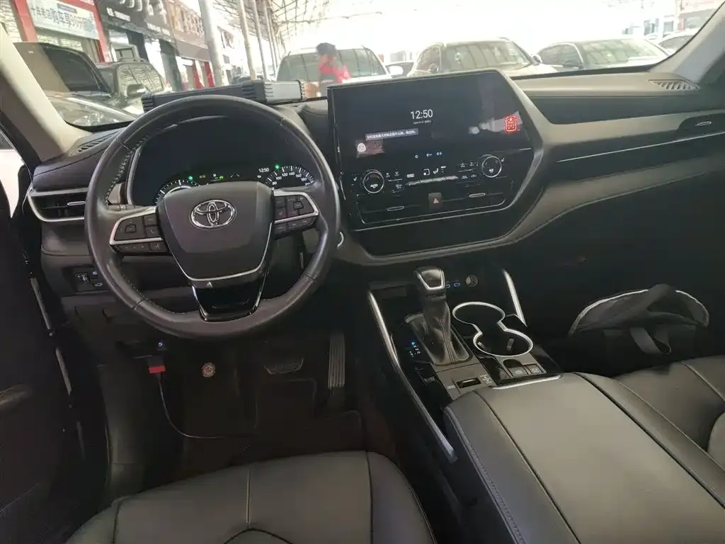 Toyota Highlander — фото 5