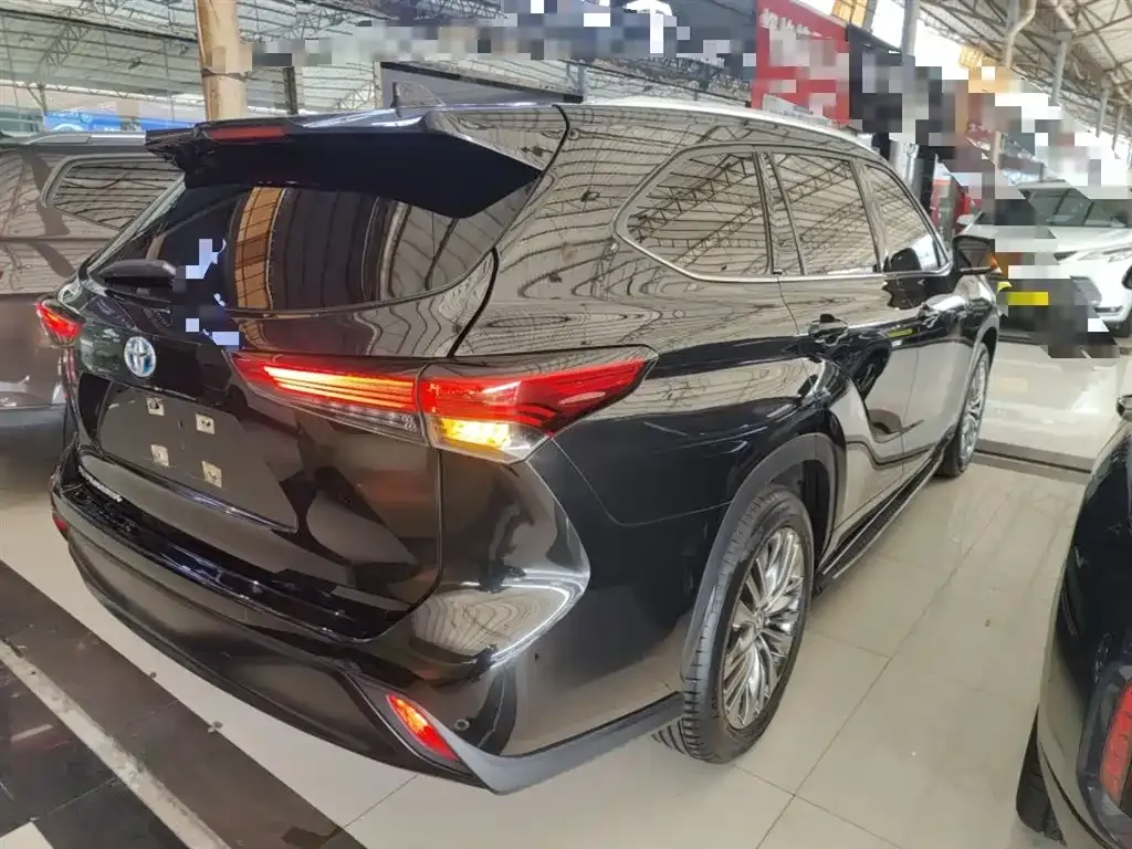 Toyota Highlander — фото 2