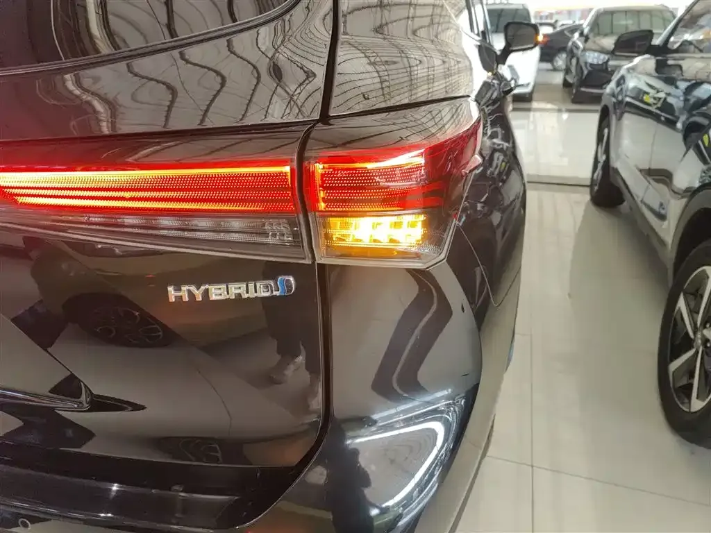Toyota Highlander — фото 4