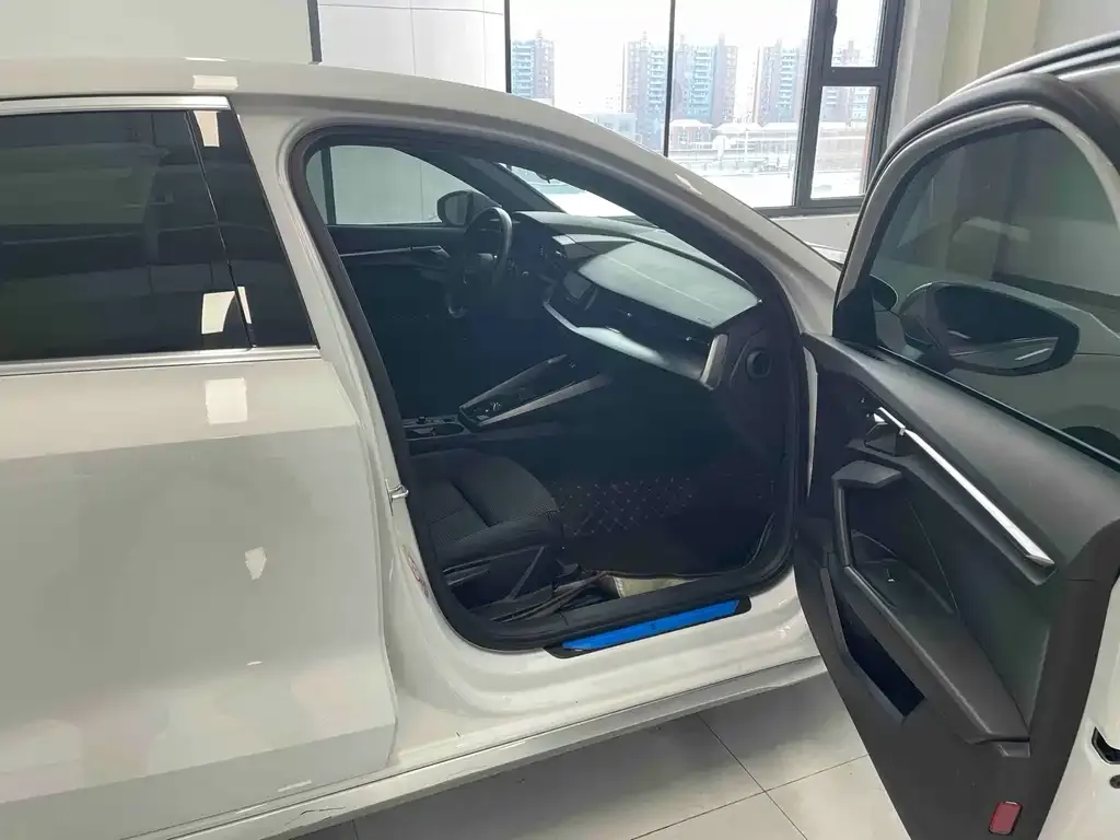 Audi A3 2023 из CN, фото 10