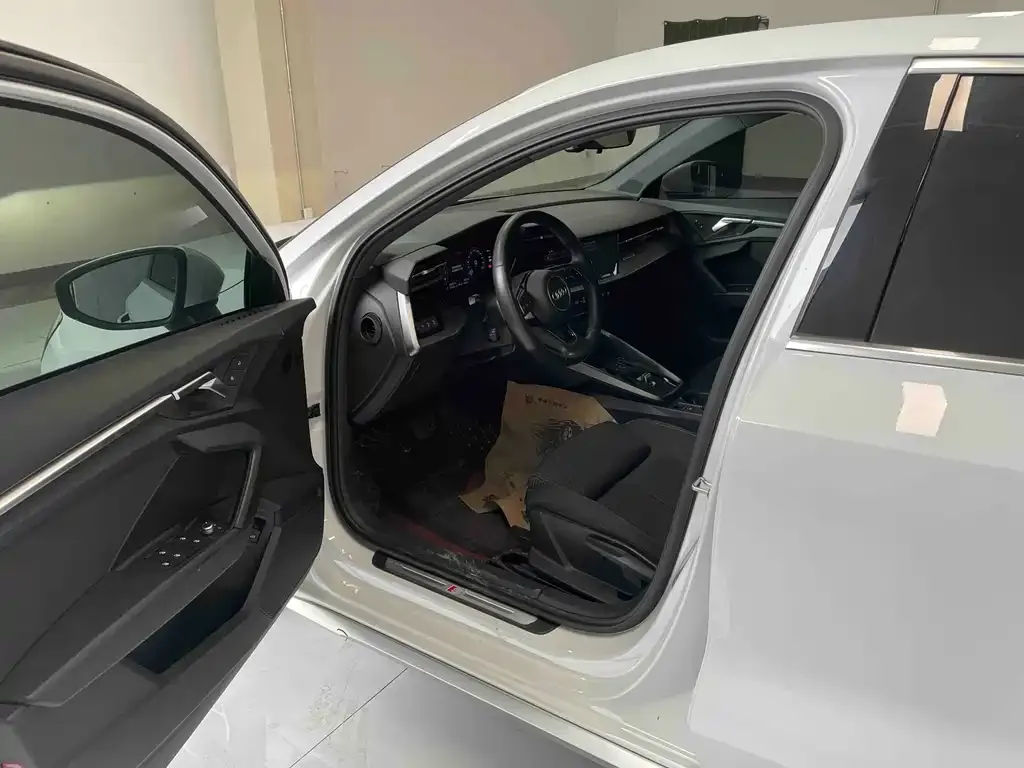 Audi A3 2023 из CN, фото 7