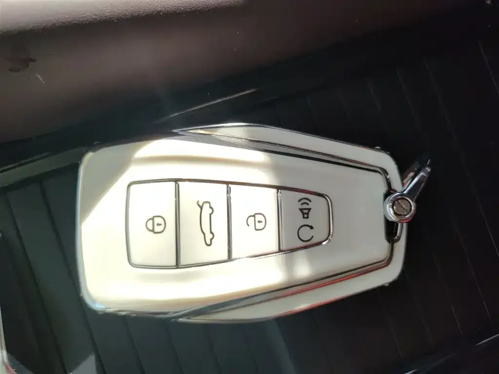 Geely Xingyue L 2024 из CN, фото 4