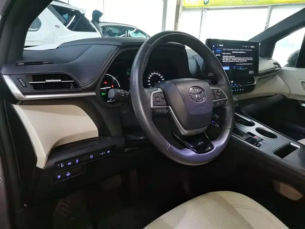 Toyota Granvia 2023 из CN, фото 6