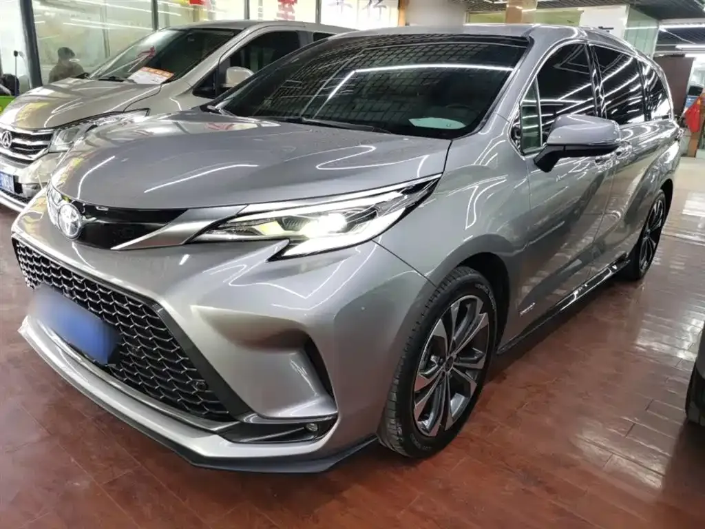 Toyota Granvia 2023 из CN, фото 9