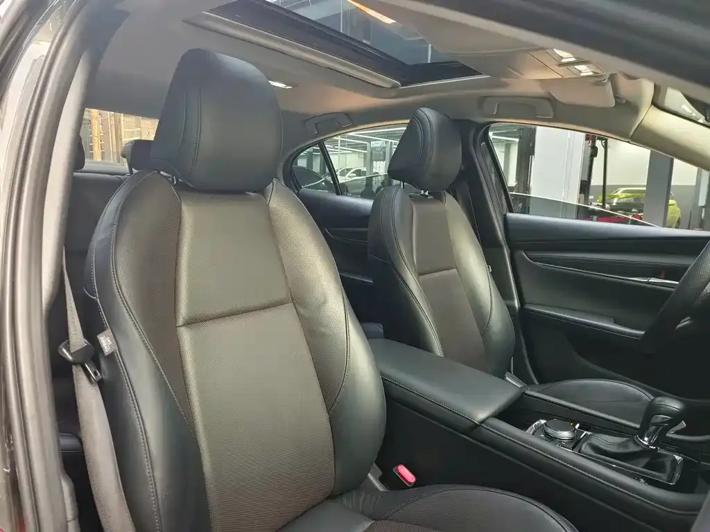 Mazda 3 Axela 2021 из CN, фото 2