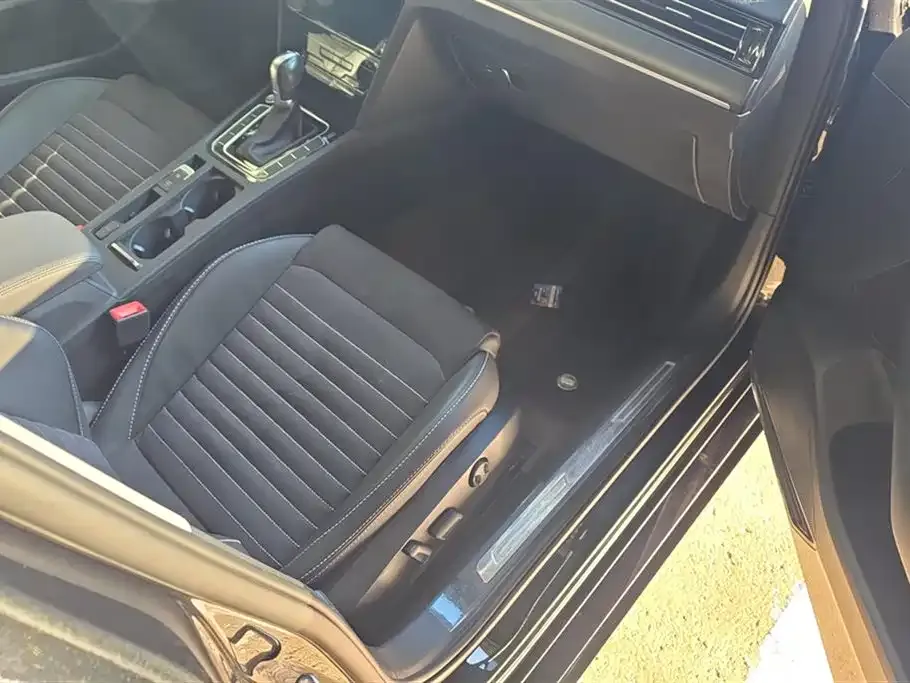 Volkswagen Magotan 2022 из CN, фото 3