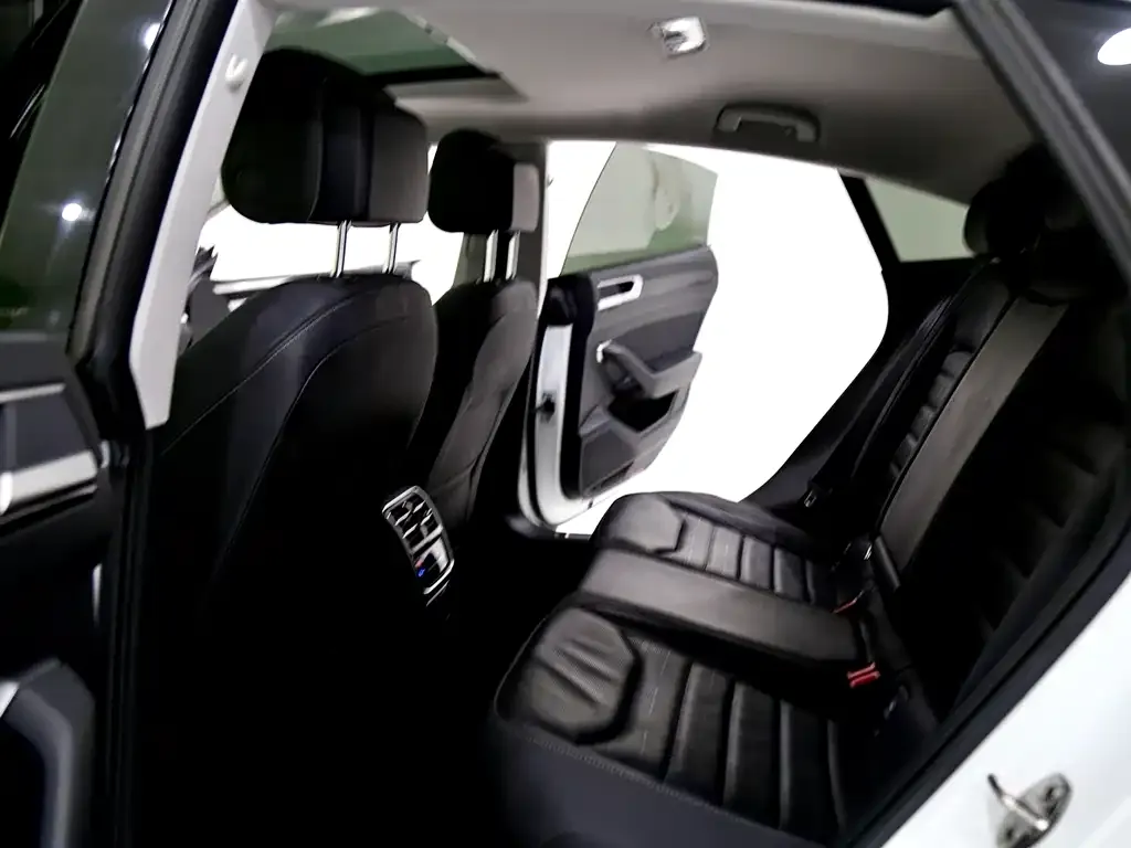 Volkswagen CC 2022 из CN, фото 2