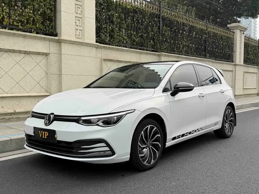 Volkswagen Golf 2023 из CN, фото 1