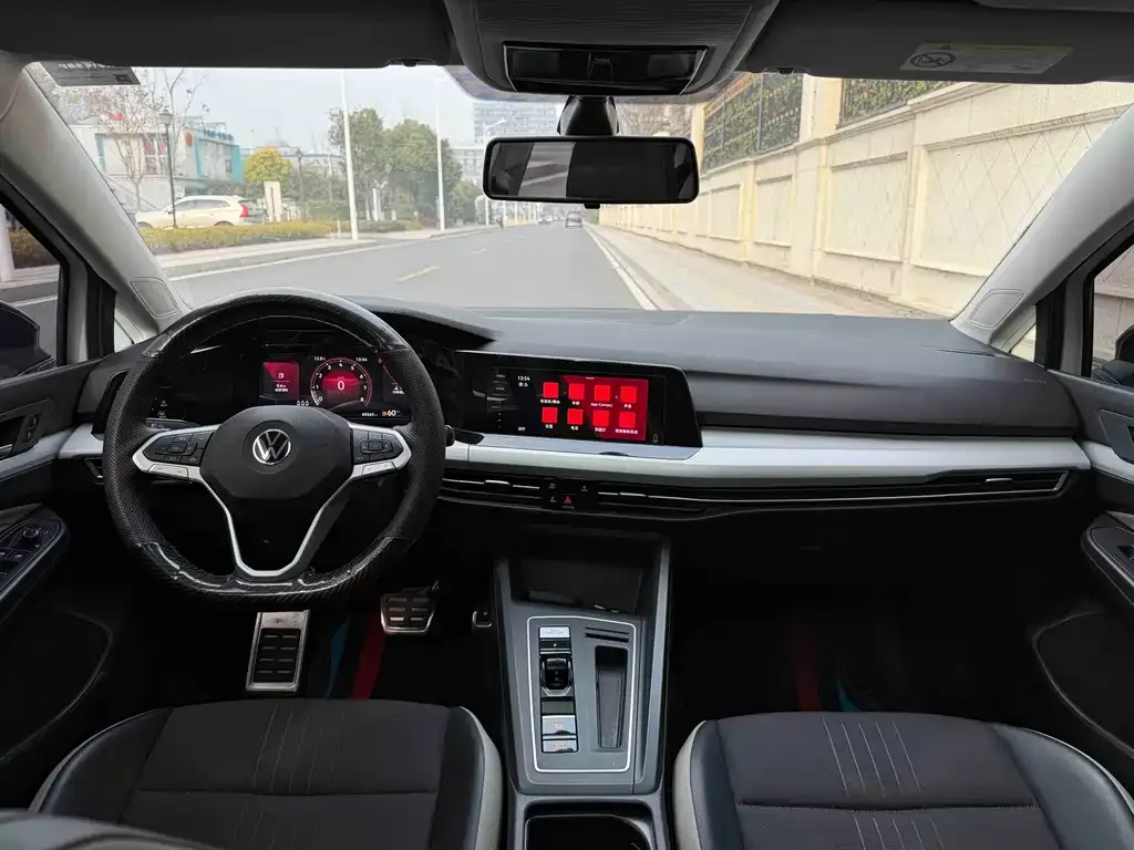 Volkswagen Golf 2023 из CN, фото 9