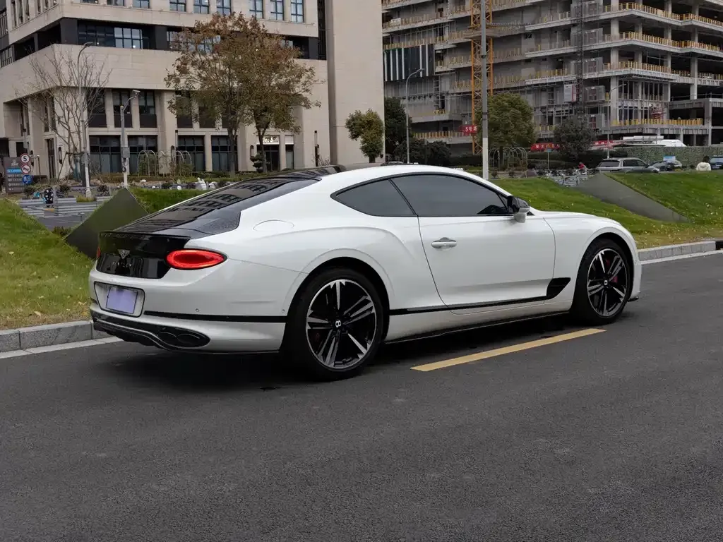 Bentley Continental 2021 из CN, фото 10