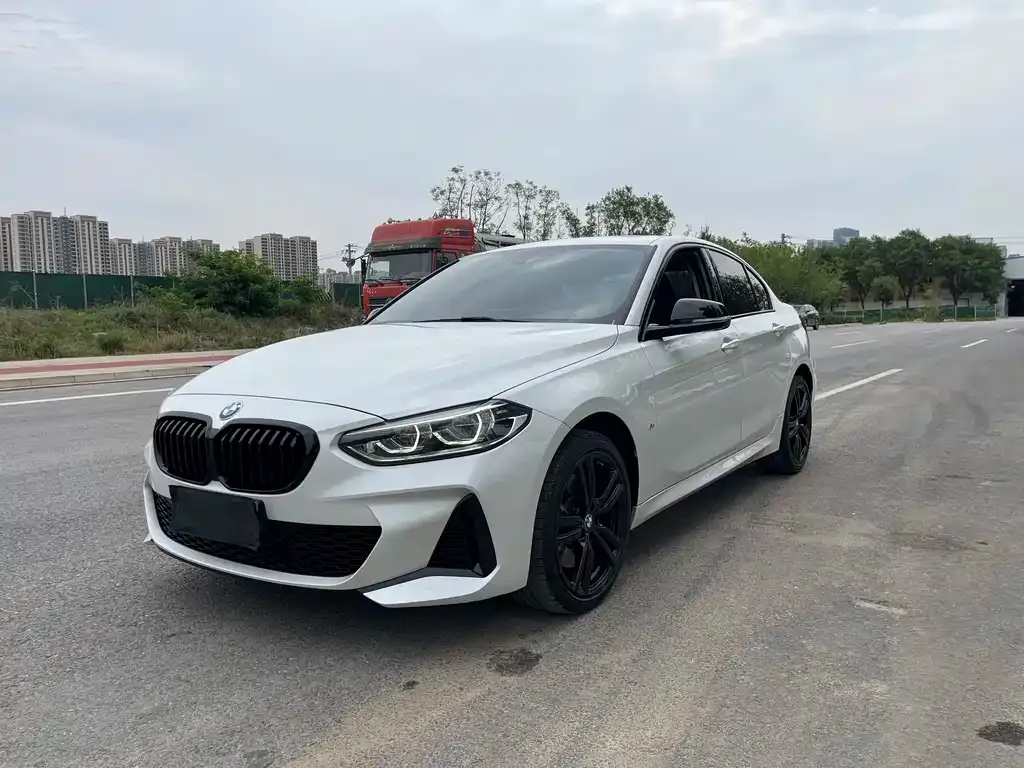 BMW 1 Series — фото 1
