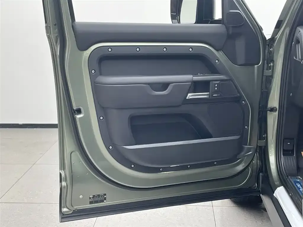 Land Rover Defender 2025 из CN, фото 3