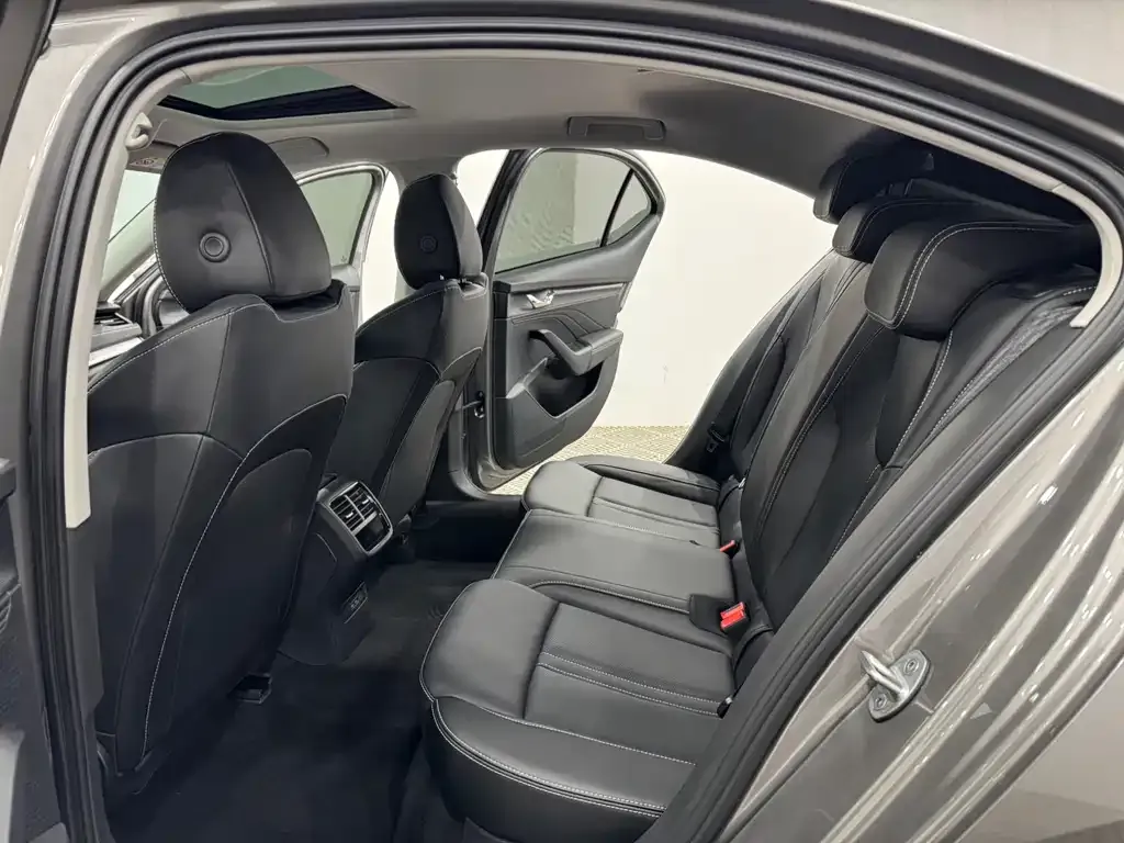 Skoda Octavia 2022 из CN, фото 7