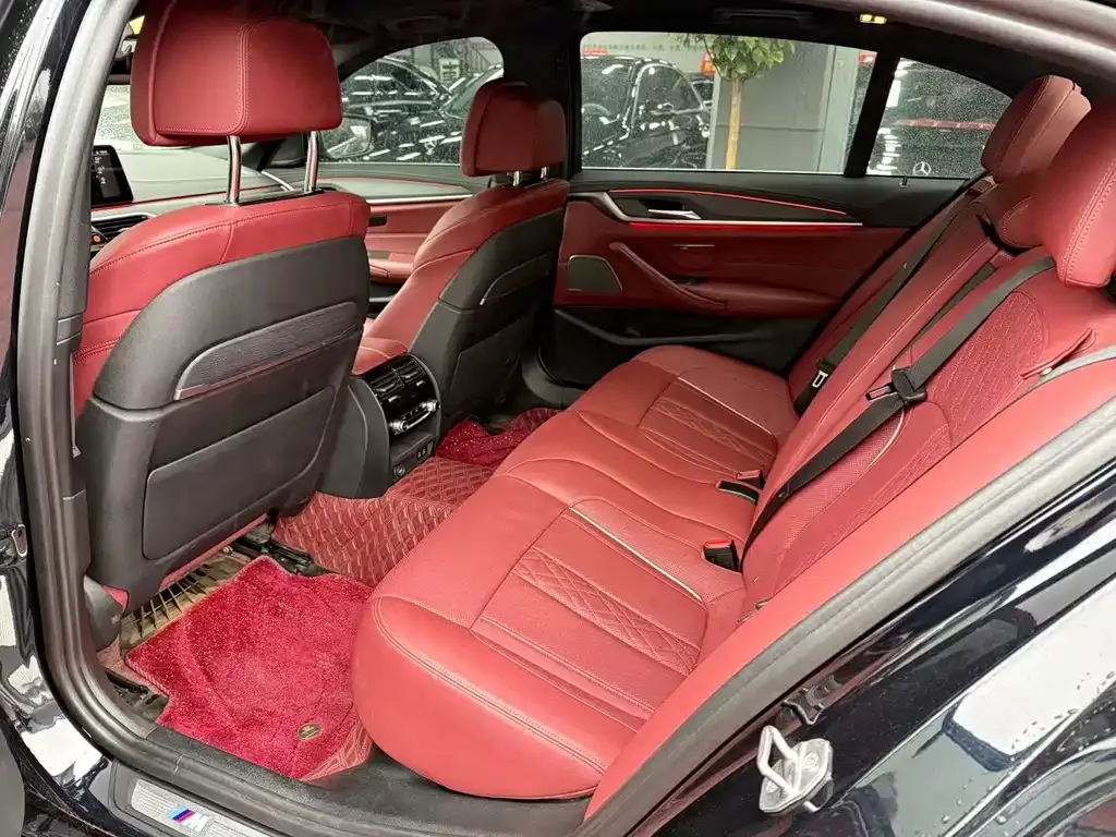 BMW 5 Series 2023 из CN, фото 2