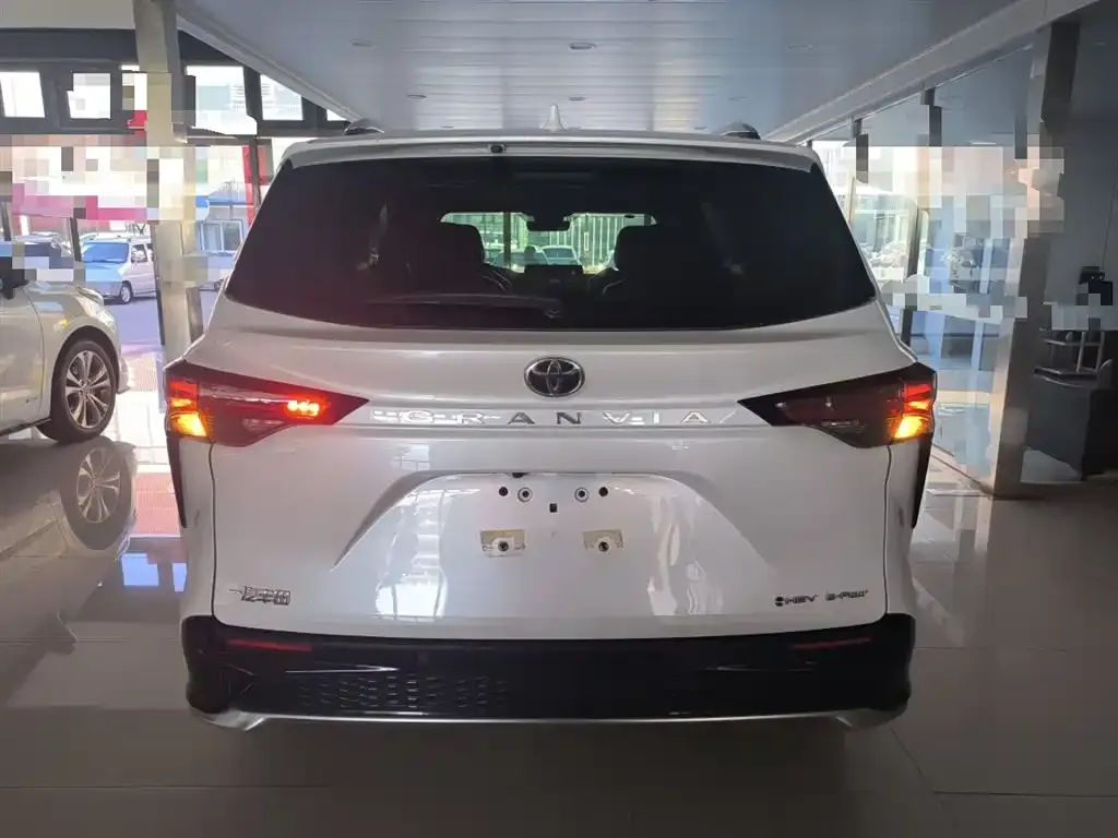 Toyota Granvia 2025 из CN, фото 7