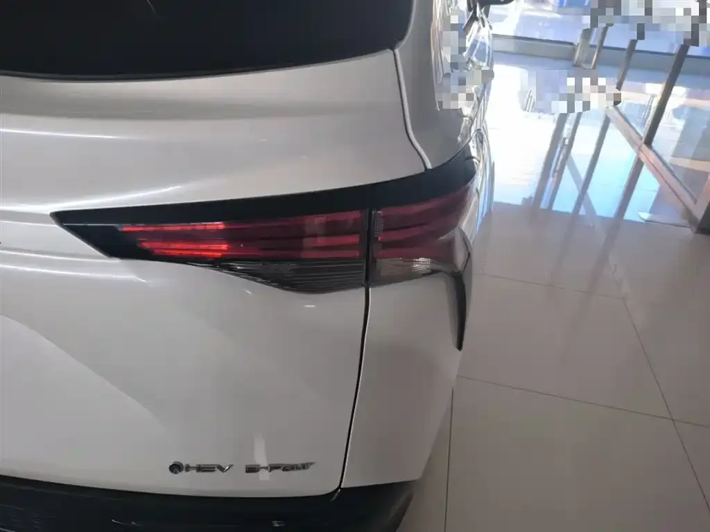 Toyota Granvia 2025 из CN, фото 10