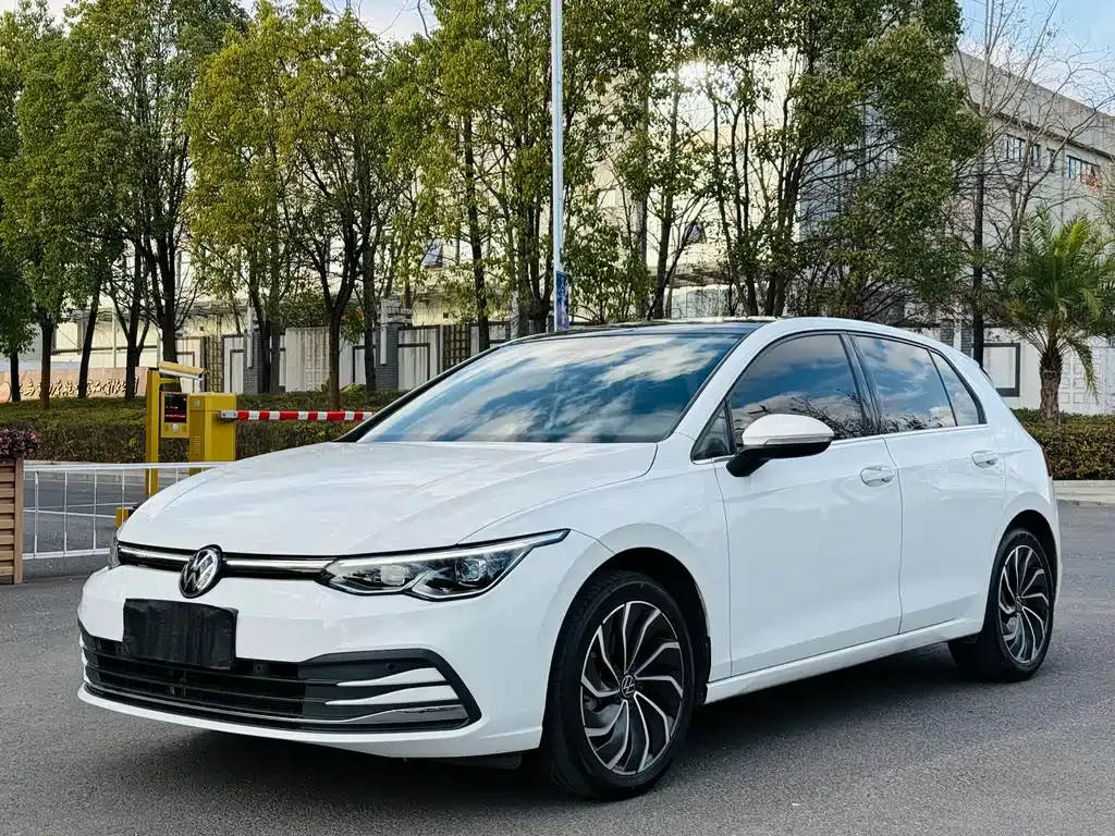 Volkswagen Golf 2022 из CN, фото 1