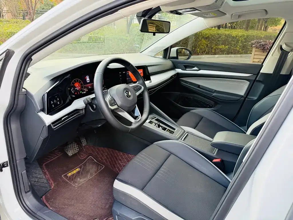 Volkswagen Golf 2022 из CN, фото 4