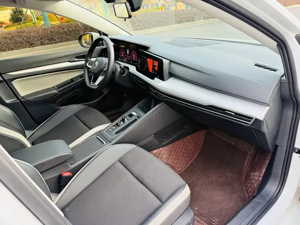 Volkswagen Golf 2022 из CN, фото 9