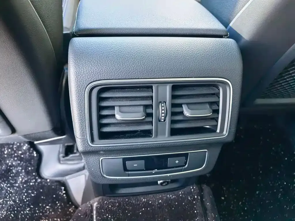 Audi Q5L 2022 из CN, фото 3